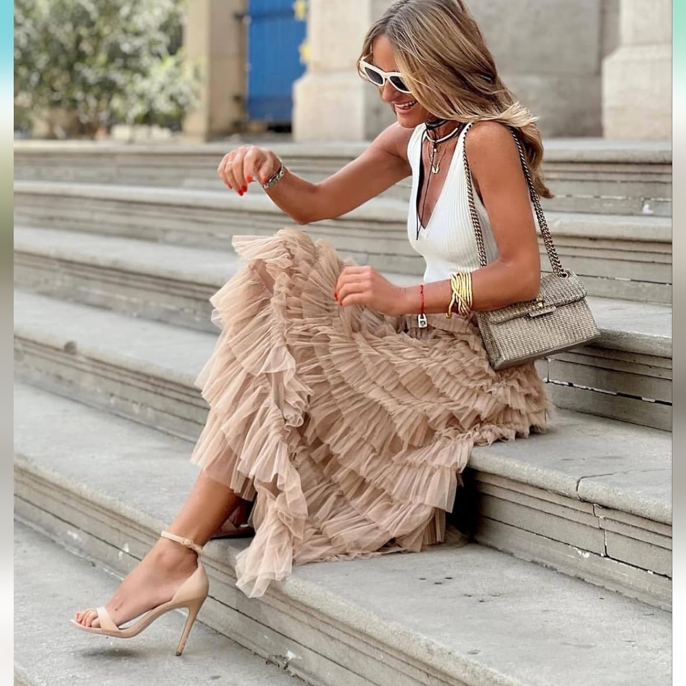 Women's Elegant A-Line Tiered Layered Mesh Tulle Long Maxi Skirt - Picture 7 of 9
